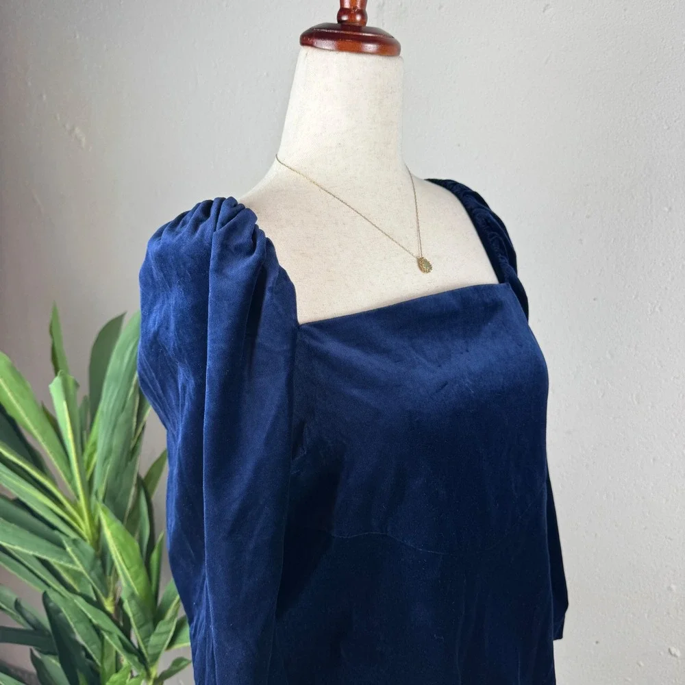 Romantic Dark Academia Feminine Banana Republic Velvet Top Womens M Navy NWT